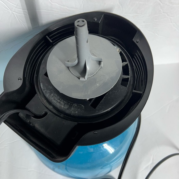 IL Black and Blue Air Purifier by Rainbow Vacuum - Picture 7 of 9